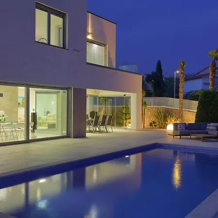 Villa Sia With Private Pool *