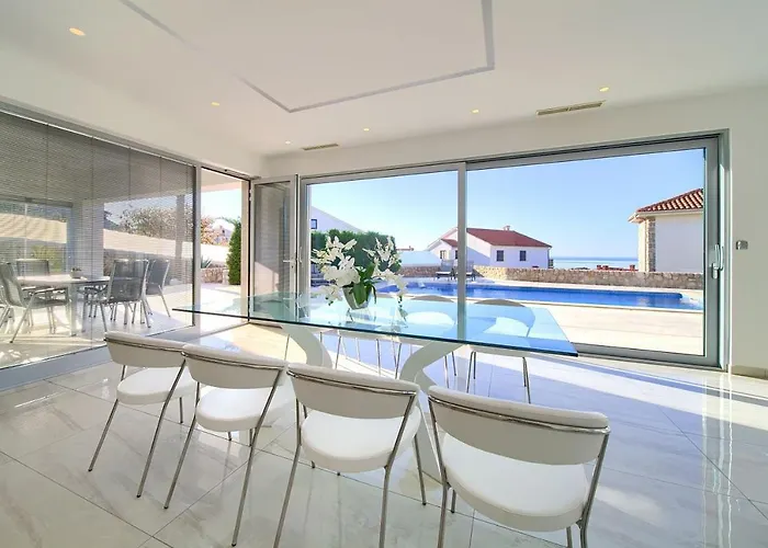 Sia With Private Pool *