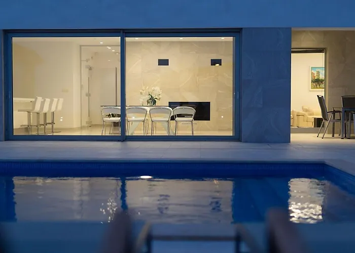 Villa Sia With Private Pool