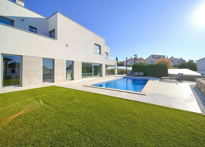 Sia With Private Pool Villa