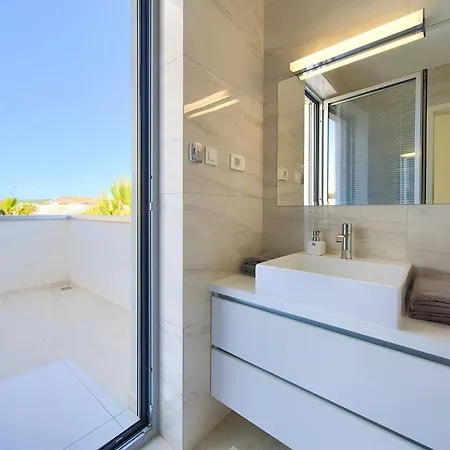 Sia With Private Pool Villa