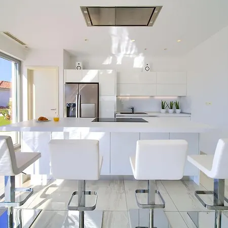 Villa Sia With Private Pool *