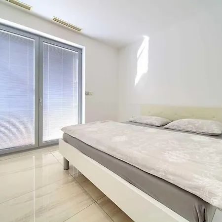Villa Sia With Private Pool Krk Town