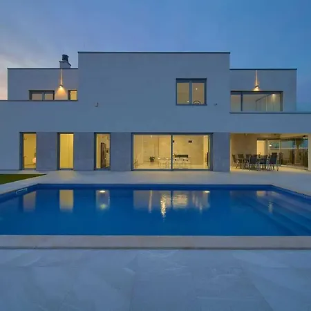 Villa Sia With Private Pool Krk Town