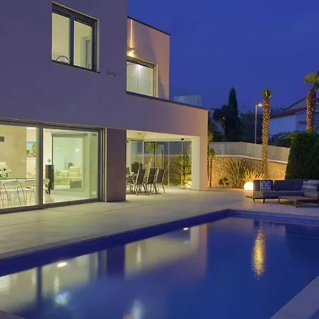 Sia With Private Pool Villa *