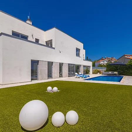 Villa Sia With Private Pool Krk Town