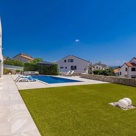 Villa Sia With Private Pool *