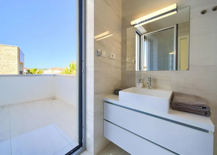 Sia With Private Pool Villa