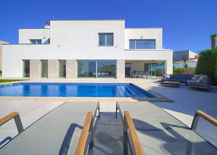 Villa Sia With Private Pool *